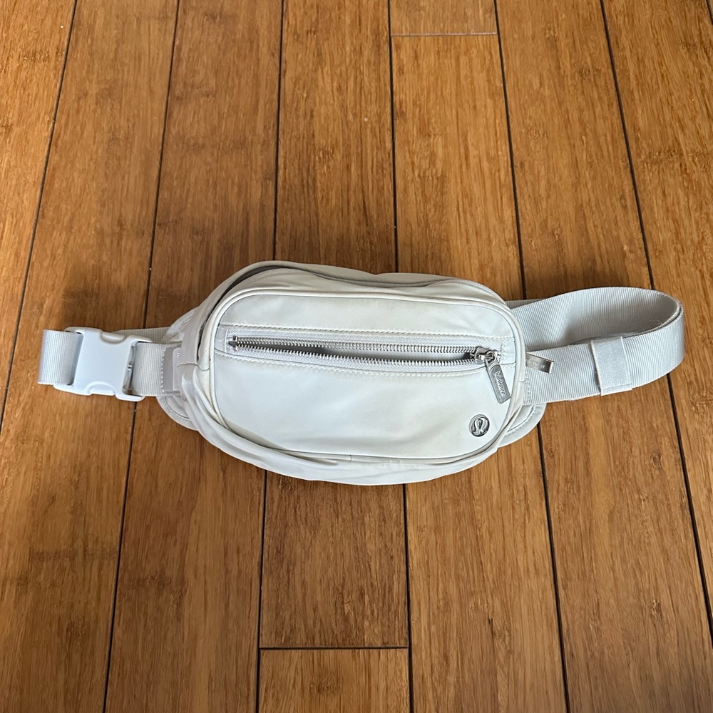lululemon WUNDERLUST BELT BAG